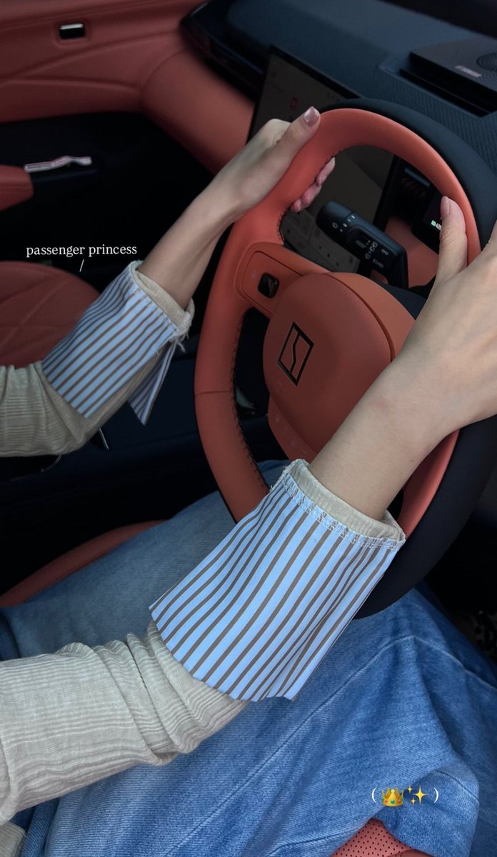syedaibtida's tweet photo. Me thinks nong becky should give her p'freen a few rides and take her to some dates on her new car. 

Just to return the favor you know.... 

#beckysangels‌ #srchafreen‌ #feenbecky #beckfreen https://t.co/jteLyMo1Ig