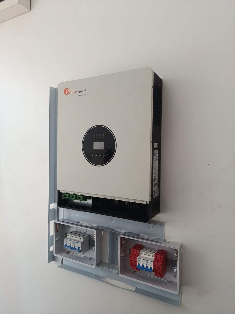 kingrubytech's tweet photo. 12KW SOLAR HYBRID SYSTEM 
12kw hybrid inverter 
20 x600w solar panel 
2x 16kwh lithium battery installed by us
☎️07067579674
Cost: N11,000,000
DM for Qoute and brakedown

#DangoteRefineryImpact Tammy Abraham #UCLdraw Barcola #dantata Nepal #GloNeverSettleForLess Durk UEFA https://t.co/Wbfli7Dvj8