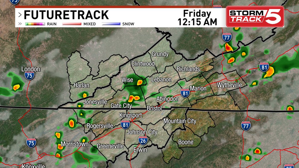 KitAlexanderWX's tweet photo. The main caveat to the lunar eclipse is going to be cloud cover. It looks like decent chances of showers and storms move in tonight. Areas to the east of the Tri-Cities have a litter better chance to see it, for several of us, it will be iffy. https://t.co/LgHFmFf7cZ