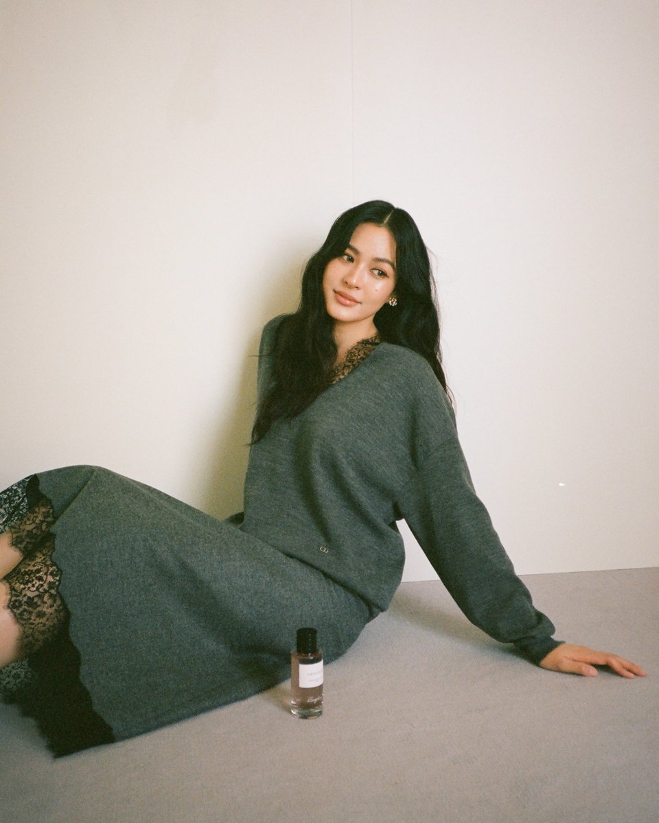 FashionHerald's tweet photo. Finding quiet moments of joy before the magic happens 
LingLing Kown for  @diorbeauty bringing out that inner glow and effortless comfort  Loving this cozy prep time surrounded by my absolute favorite beauty essentials 
#Linglingkwong‌ https://t.co/6ByII1M11h