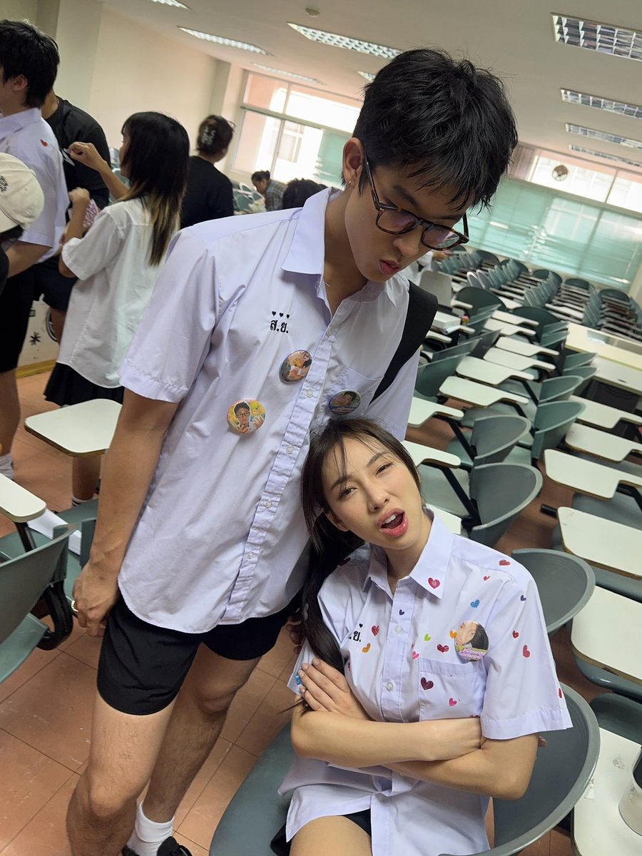 fairkitt3n's tweet photo. เคมีปีศาจตัวจริง พอดีเปเปอร์ดิวะ https://t.co/1J1otHs7yJ