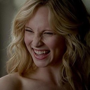 Mirabelissima's tweet photo. @ktinslover A docete com a cara igualzinha a Caroline de The Vampire Diares https://t.co/YDnJpGlLSD