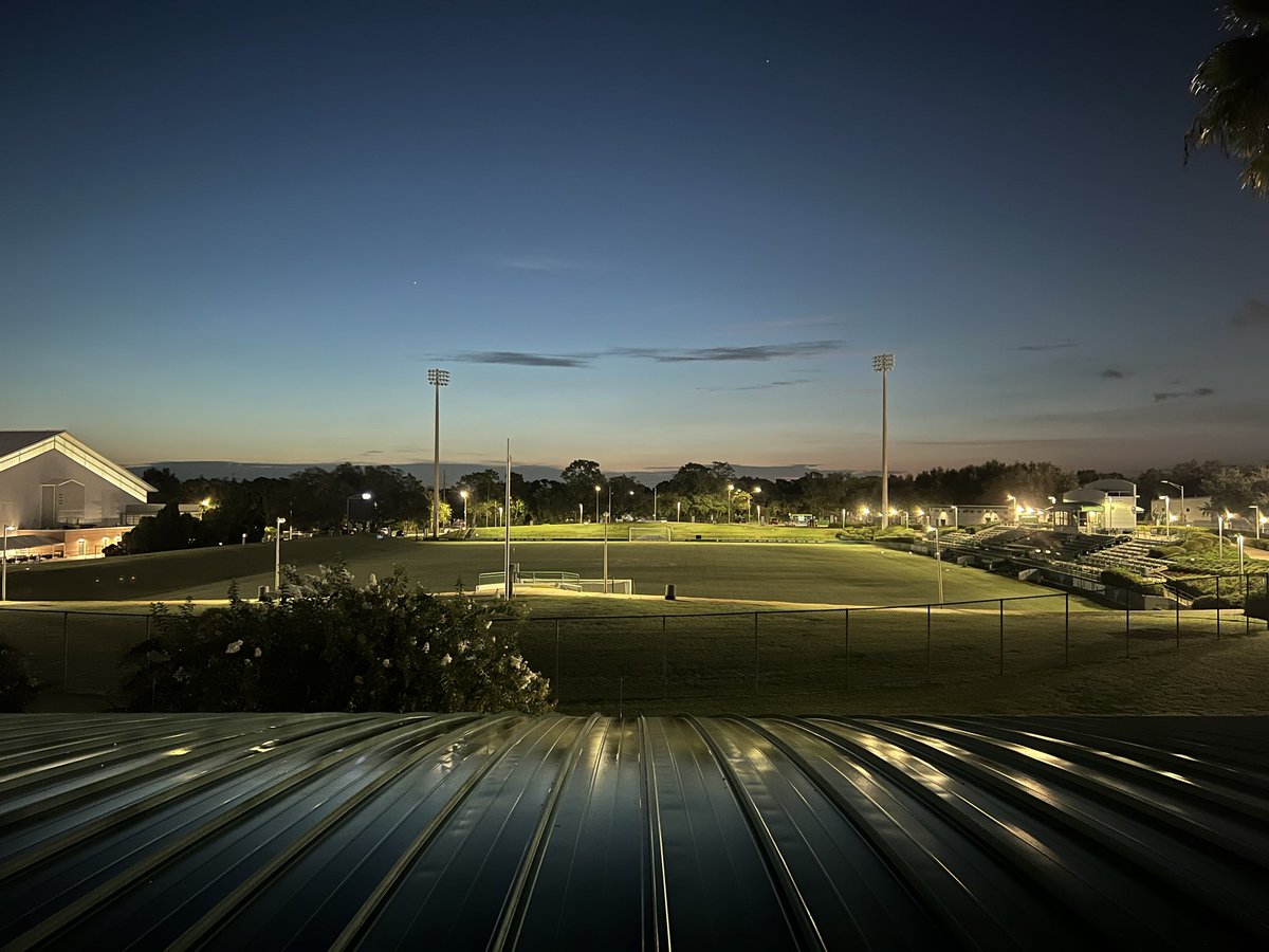 RHiggins_USF's tweet photo. Sunrise from the Selmon: Nine days away from the start of our final season at Ray Jay! We’re almost there, Bulls Nation!!!
🤘🏻😤📈 https://t.co/v3I93y2XgA