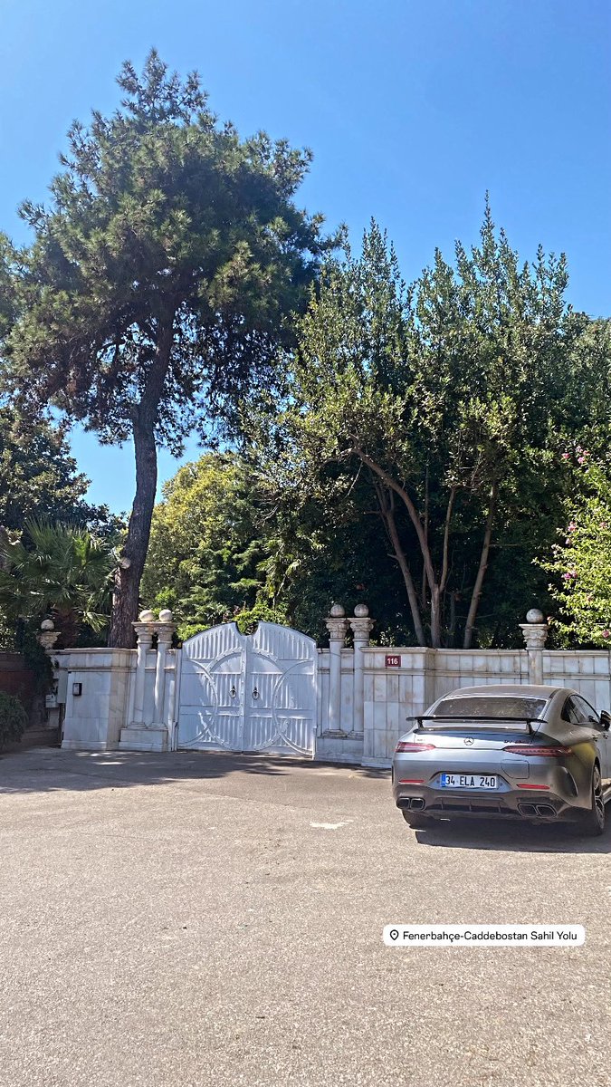 _CaYmAz's tweet photo. Yine sığamadık gezegene… https://t.co/K4tB05Cl2D