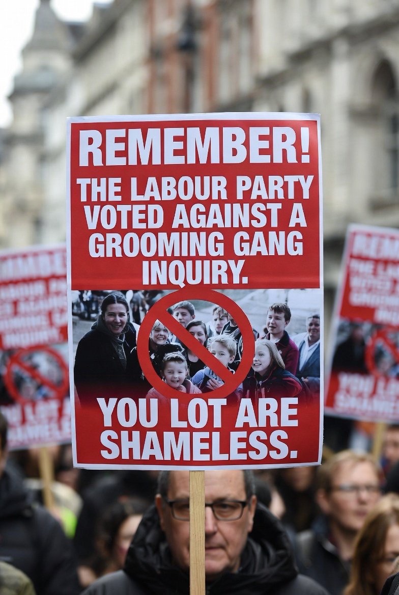 GhostOfBricktop's tweet photo. @JimfromOldham You’re in no position to lecture the PUBLIC about anything 🤦♂️
#AndyPandyNotMyPM
#LabourAreFinished
#TimeForReform https://t.co/6oA3A6z7wq