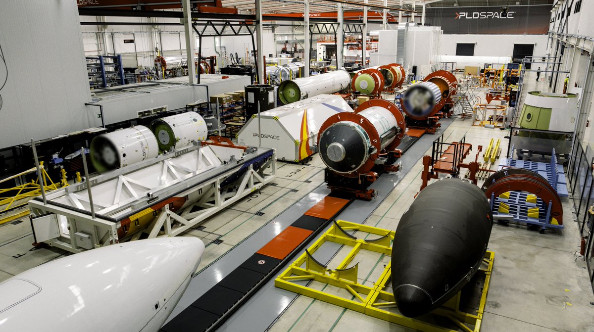 fuera_d_orbita's tweet photo. ¡BOMBAZO ESPACIAL! 🚀🇪🇸

La ESA elige a @PLD_Space para liderar la próxima generación de lanzadores europeos. 

💰 158,9 MILLONES € para blindar el acceso soberano de Europa al espacio.
🔥 Impulso total al MIURA 5 y su cadencia comercial.
🔄 ¡Luz verde al desarrollo de la REUTILIZACIÓN(aterrizaje propulsivo)!
⏭️ El primer paso real hacia MIURA Next (lanzadores pesados).

Europa confía en el talento español para no depender de nadie en el espacio. ¡Haciendo historia! 🛰️💪

#PLDSpace #Miura5 #ESA #SpaceNews #España