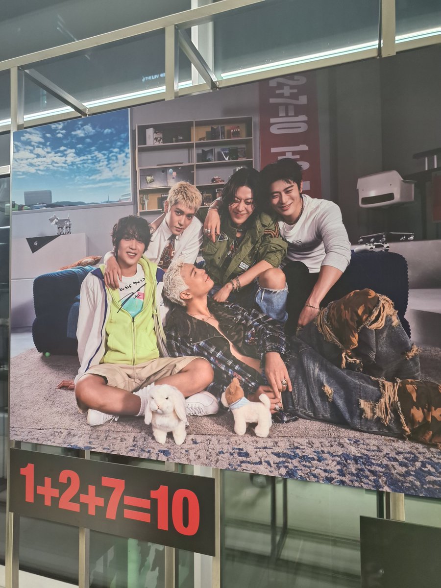 HAeri1485's tweet photo. #NCT127 #NCT127_BLINGY #NEO_LOST_FOUND_CENTER https://t.co/RXqDilFqlW
