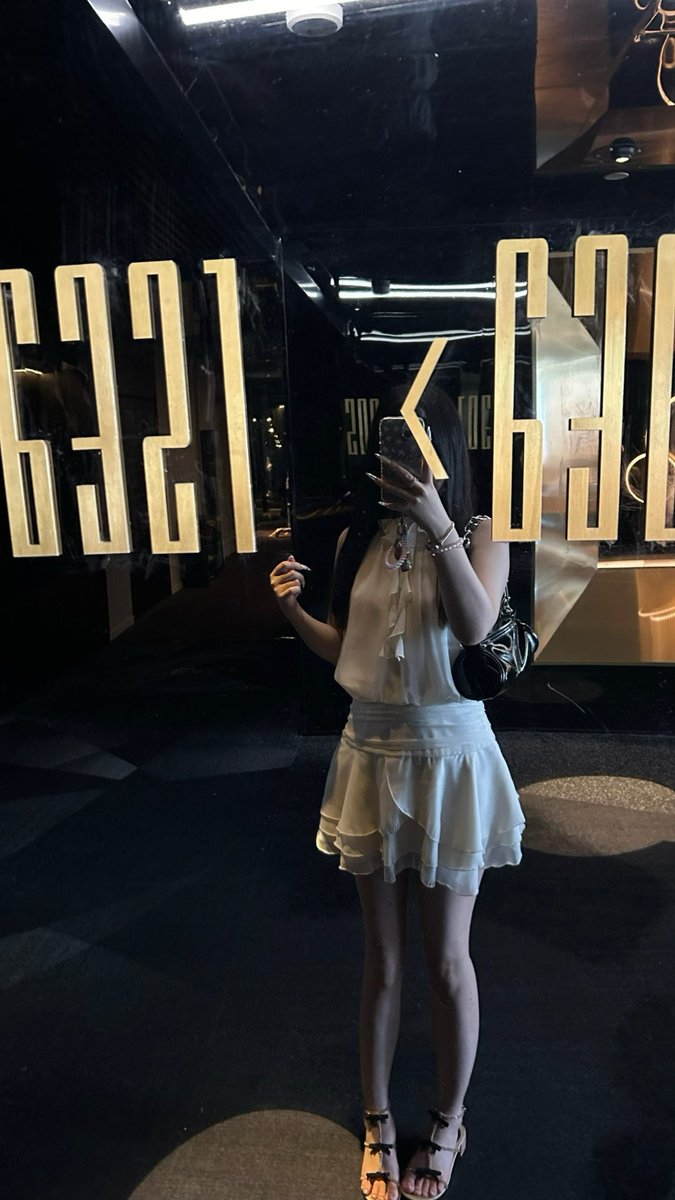 HanSYjy's tweet photo. 当朋友圈发 https://t.co/H7R6NTz93Y