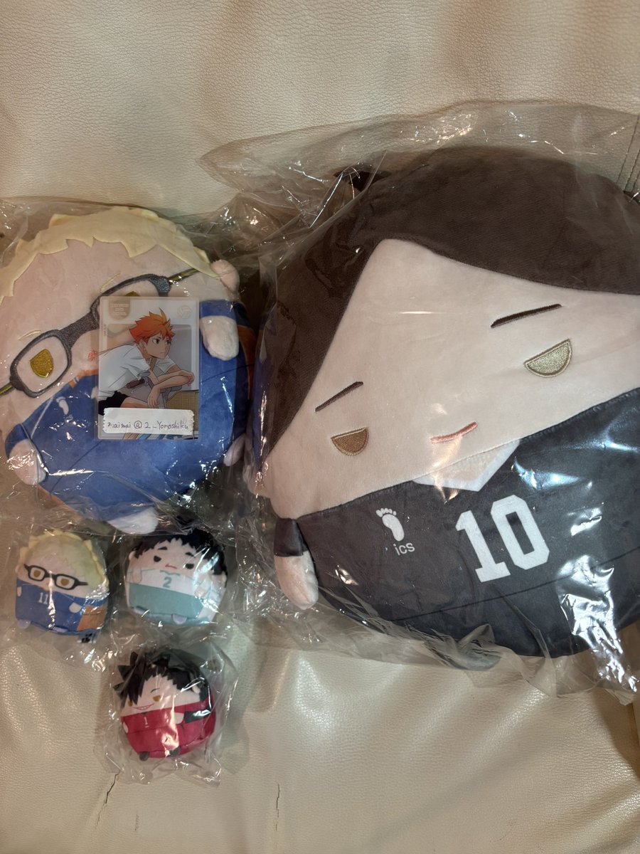 2_Yoroshiku's tweet photo. ハイキュー ぬいくじ 交換

譲▶︎B賞:角名、C賞:月島、E賞:月島、松川、黒尾

求▶︎Ａ、C賞日向、D、E賞天童

𝜗𝜚池袋その他都内手渡し優先
𝜗𝜚日時などの詳しい話はDMでお願いします。
𝜗𝜚賞違い可能〇

難しいとは思いますがお取引可能な方がいましたらお声がけ下さい🙇🏻‍♀️՞ https://t.co/uy3BN4bfpw
