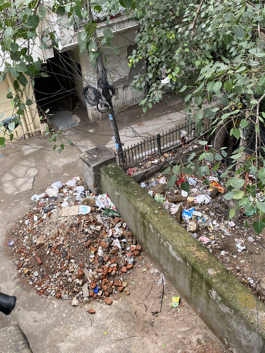 gags14345's tweet photo. @MCD_Delhi C block new moti nagar https://t.co/k7jo4R6Hgt