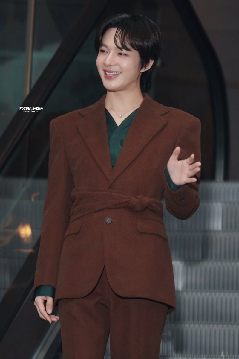 focusonznn's tweet photo. ★

โซจวึ้งงงงง✨✨
@zee_pruk @CwrNew 

ZEENUNEW X WATSONS 30TH
#WatsonsxZeeNunew 
#30thanniversarywatsonsth
#ZeeNuNew https://t.co/8BUs4kxa69