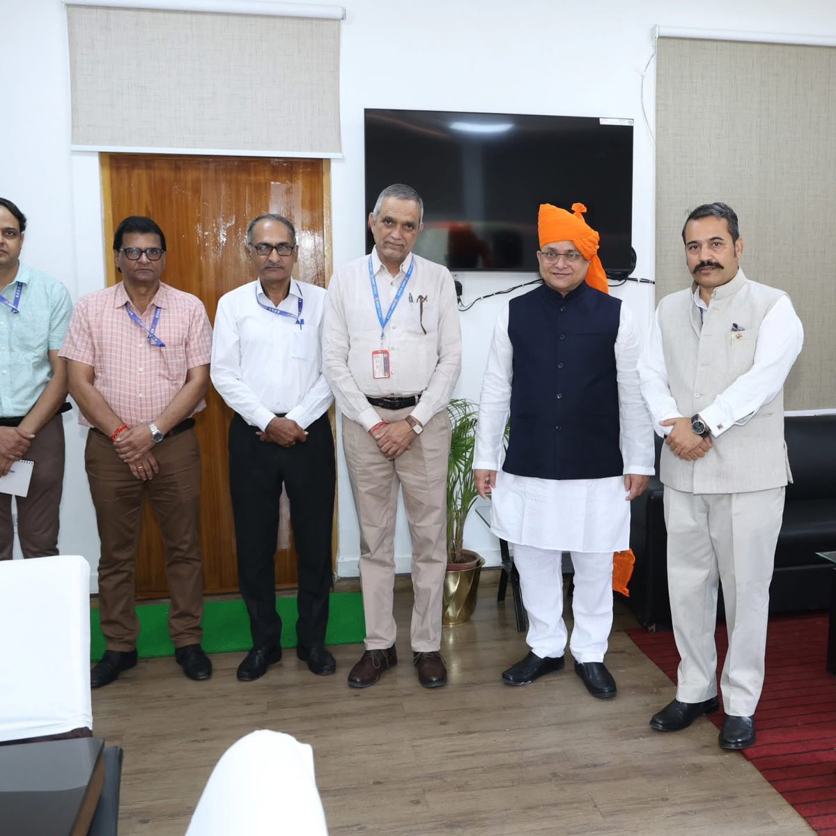 Unfilteredksr's tweet photo. यूपीपीएससी के सदस्य डॉ. ए.के. वर्मा ने किया आरपीएससी का दौरा।

नवाचारों, परीक्षा परिणामों की समयबद्धता और साक्षात्कार प्रक्रिया की गतिशीलता को सराहा।
#rpsc #ajmer https://t.co/WITqfJrJw7