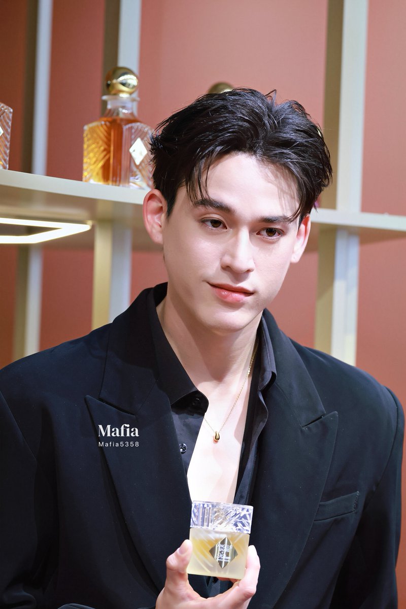 Mafia5358's tweet photo. อยู่กับของโปรดแล้ว ดูเจ้าชู้ขึ้น 1000% ☺️

GAWIN X KILIAN AT CBA 2026

#KilianParisxGawin
#KilianParis https://t.co/2aUkd3vwQw