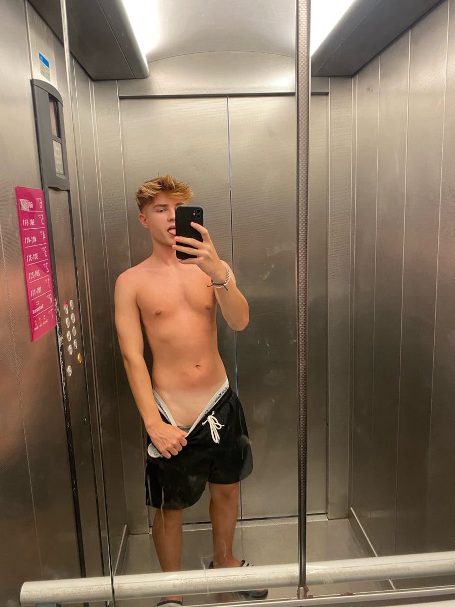 jeremallen1's tweet photo. I want to rude love tonight 🤭💕
#gay #lgbt #pridelgbtq https://t.co/afGMuZMTI6