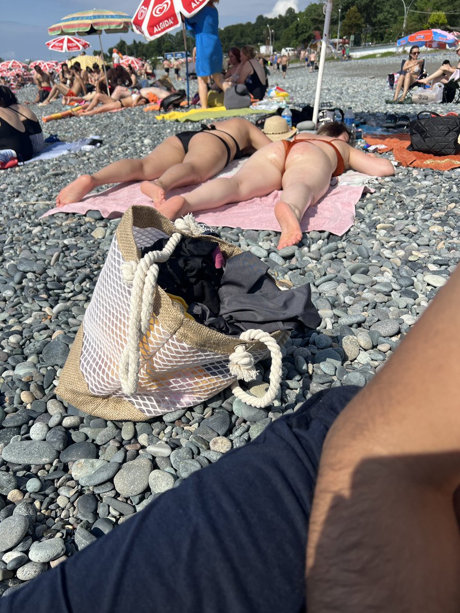 Mardincift07's tweet photo. Çok sıcakkkk☀️ https://t.co/ZH2aYVBJOX