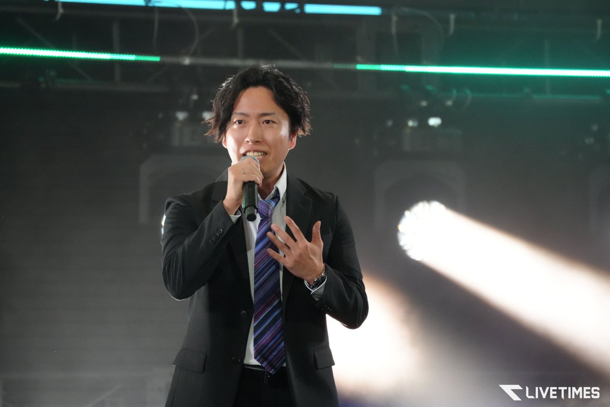 LIVETIMES_JP's tweet photo. 「最後は心が震えました」SHIROSE絶賛🎤
普通の会社員から頂点へ。
会社員のjunがボーカル王者に【LIVER祭り2026】

審査員・会場票のすべてで1位の完全優勝🏆

🔻記事はこちら
 https://t.co/N7tKqyk6m4

@321_liver 

#LIVER祭り2026 #ライバー https://t.co/YIhxQZtC5b
