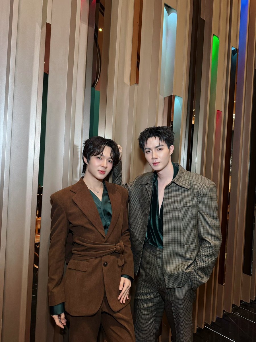 iLeang21's tweet photo. วันนี้บักช้าง กับ บักน้อย เอ้ย คุณซี กับ คุณนุนิว มาออกงานคู่กันคร่าาาาา 🤎💚

#WatsonsxZeeNunew 
#30thanniversarywatsonsth https://t.co/6erCBGtiZz