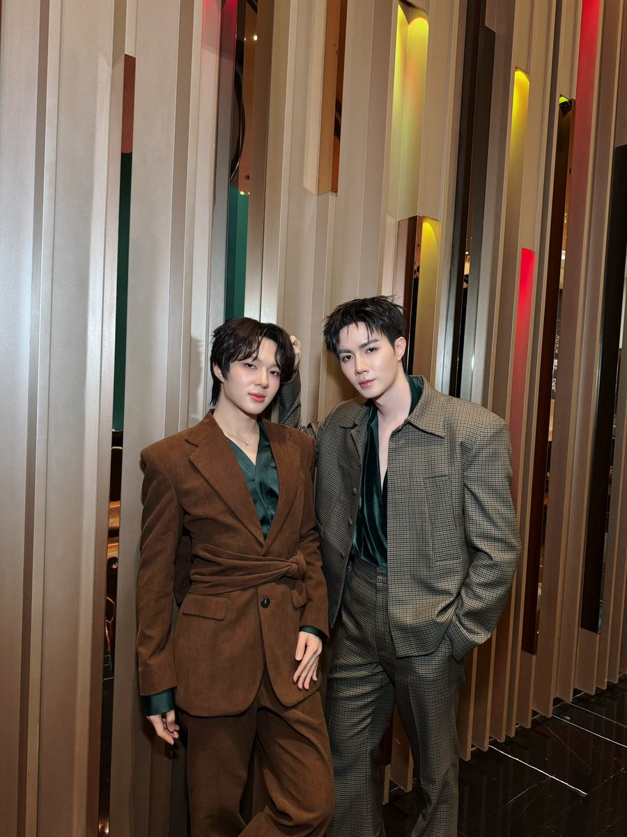 iLeang21's tweet photo. วันนี้บักช้าง กับ บักน้อย เอ้ย คุณซี กับ คุณนุนิว มาออกงานคู่กันคร่าาาาา 🤎💚

#WatsonsxZeeNunew 
#30thanniversarywatsonsth https://t.co/6erCBGtiZz