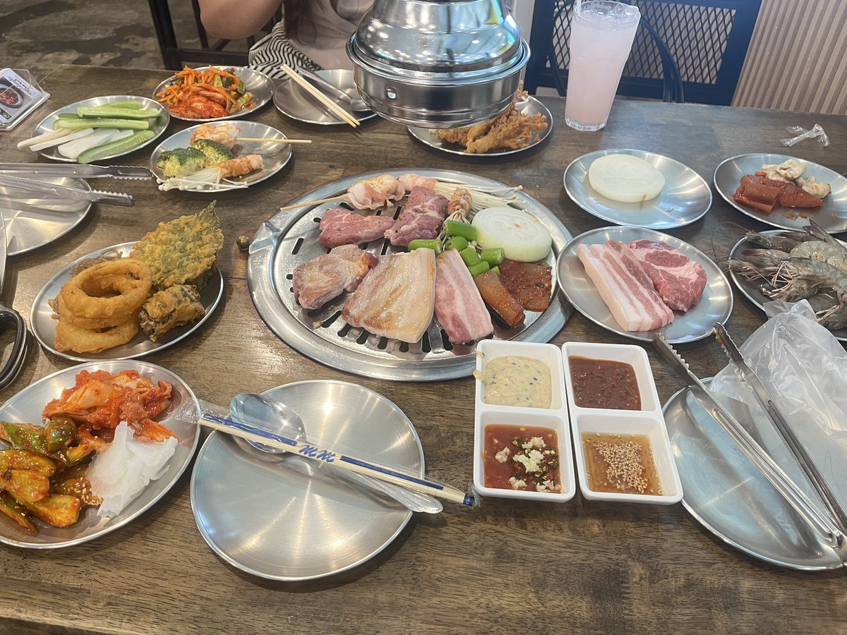 Jhamqif's tweet photo. กินอะไรดีเย็นแล้ว 
#นวลจันทร์ #รามอินทรา https://t.co/rugpkZretF