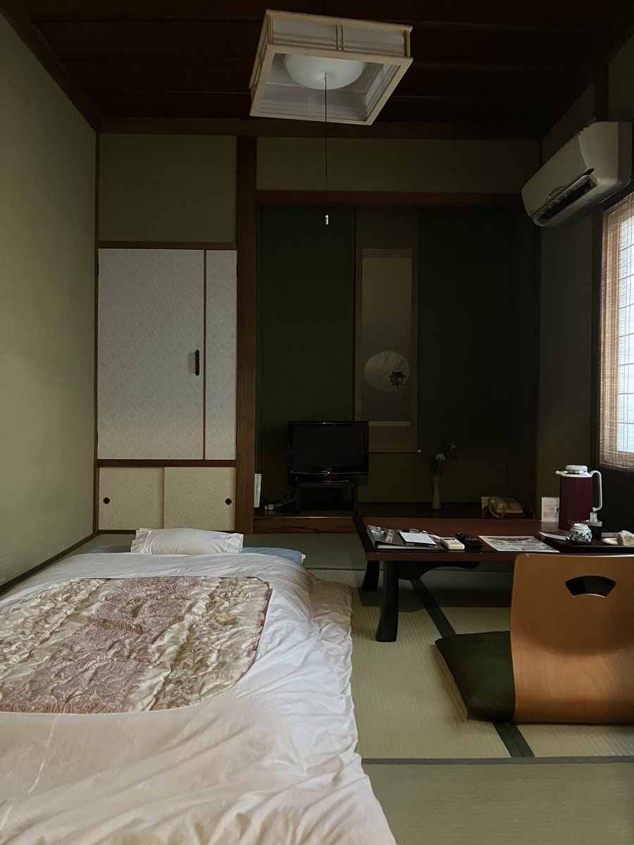 fnmzu's tweet photo. 大野市の阿さひ旅館に泊まってきました。直前に予約したので素泊まりでしたが、次は庭園を眺めなが��朝食を食べてみたいですね https://t.co/Ulo767GHsj