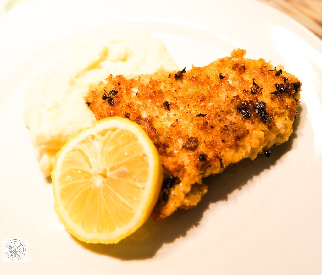 PaneBistecca's tweet photo. Huehnerschnitzel mit Blumenkohl-Kartoffel Püree https://t.co/OLwkqy2ZWo
#food #vegetables #essen #gemuese #meat #fleisch #kartoffeln #potatoes #cauliflower #blumenkohl #huhn #chicken #schnitzel #swissfood #mash #puree #garlic #knoblauch #herbs #kraeuter https://t.co/uHyWjZALvH