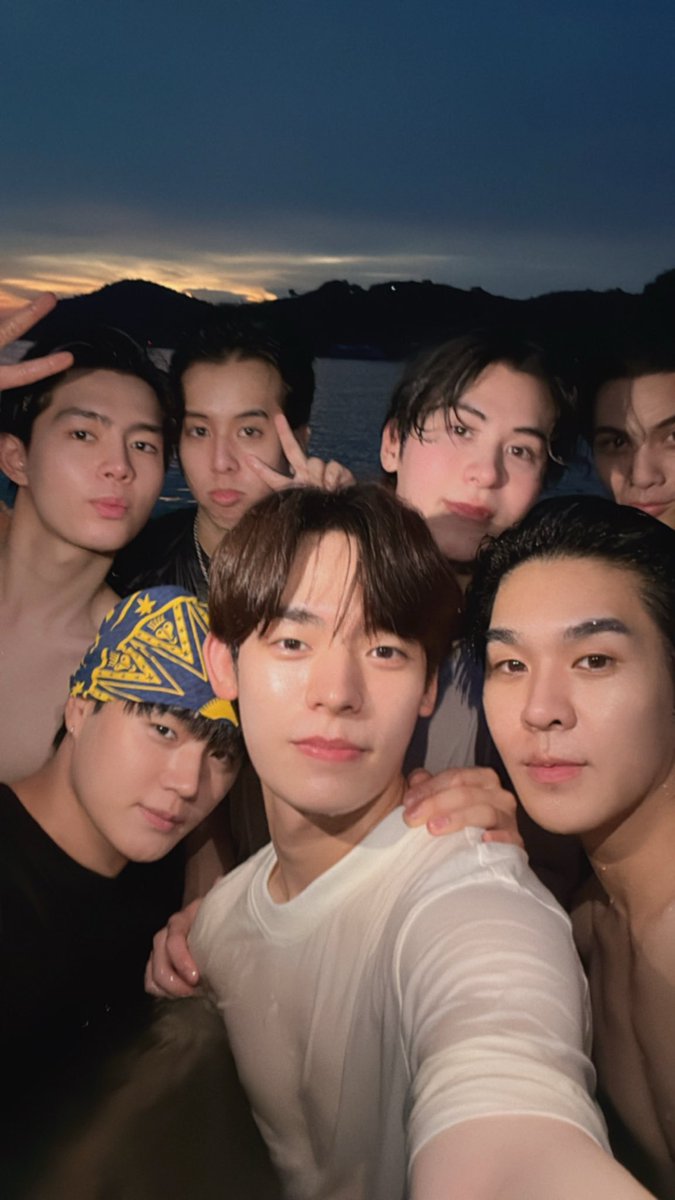 Mangplushie653's tweet photo. Por in wet tshirt hmmm… https://t.co/CfjkaWOrJv