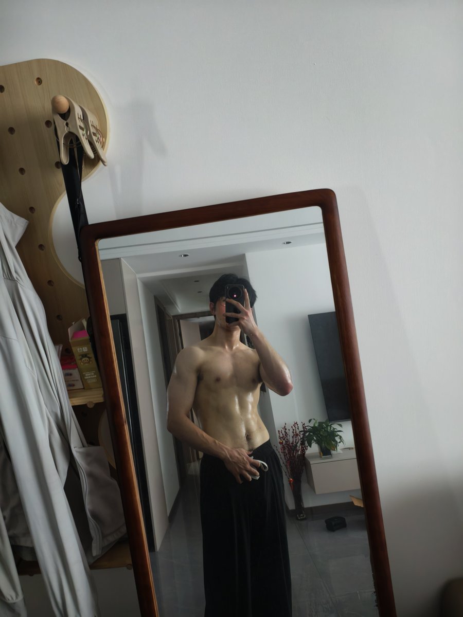 blackriceno's tweet photo. 舒服了 #锻炼 https://t.co/o5axH5j2V0