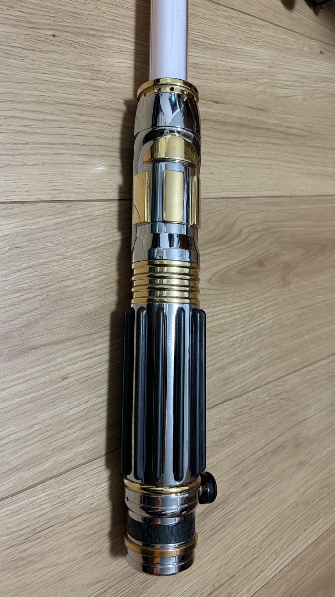 Tefutefu7567's tweet photo. むかーしのFXライトセーバー！
マスターレプリカ製メイス・ウィンドゥモデル
#スターウォーズ https://t.co/FwjazF6JbW