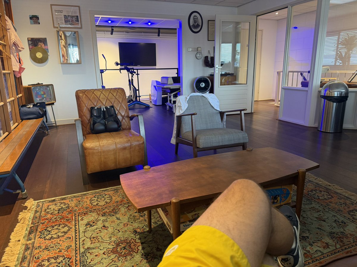 joskeijsper's tweet photo. Gisteravond heerlijk padellen en nu een uurtje knallen bij Bassie! Blijven bewegen mensuhhhh! #personaltraining #trosfit #alkmaar #padellen #unamas #blijvenbewegen #parkinson https://t.co/L0KmunZqk6