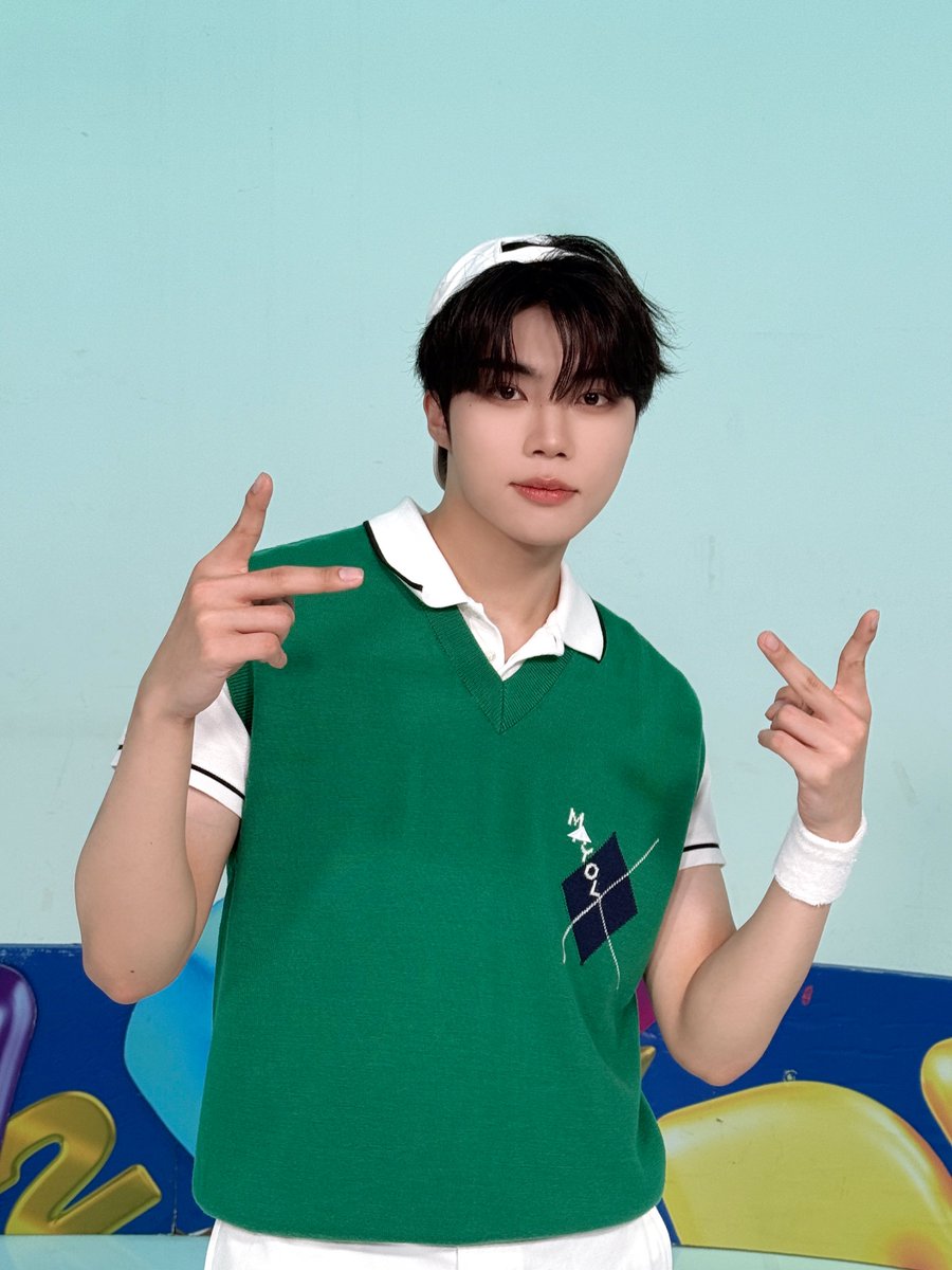 ZB1_official's tweet photo. 260827
Mnet <M COUNTDOWN>

#ZEROBASEONE #ZB1 #제로베이스원 
#PARKGUNWOOK #박건욱 https://t.co/DAVDdEDUJE