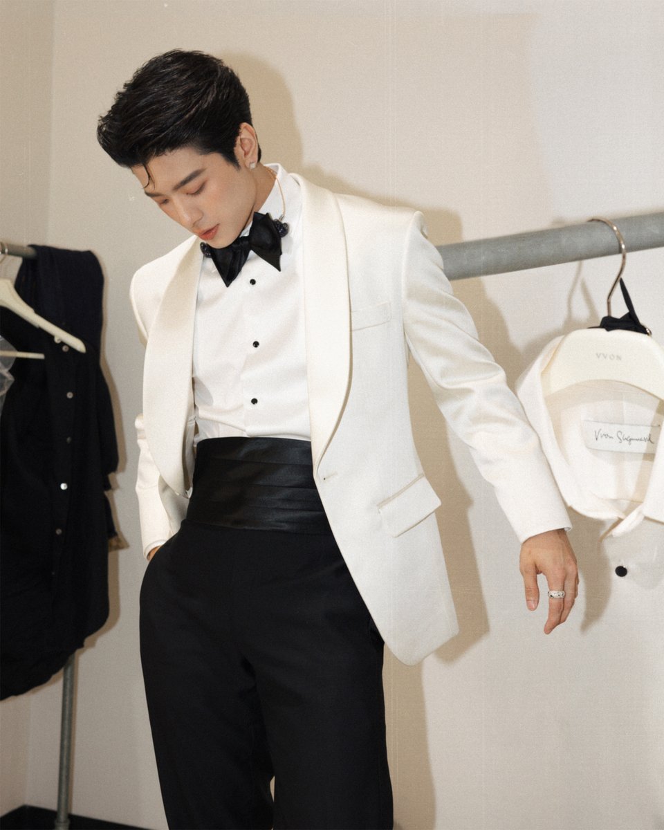 gliide_music's tweet photo. Tailored to express what we believe.

A “gentleman” is more than a sense of formality—it is a character and an attitude, expressed through both action and appearance.

VVON SUGUNNASIL brought this belief to life through three distinctive looks, specially designed for SVRN’s performance at Miss Universe Thailand 2026.

Thank you, VVON SUGUNNASIL, for giving this vision its form. 

#MUT2026xSVRN #MissUniverseThailand2026 
#SVRN #SOVEREIGN 
#GLIIDE