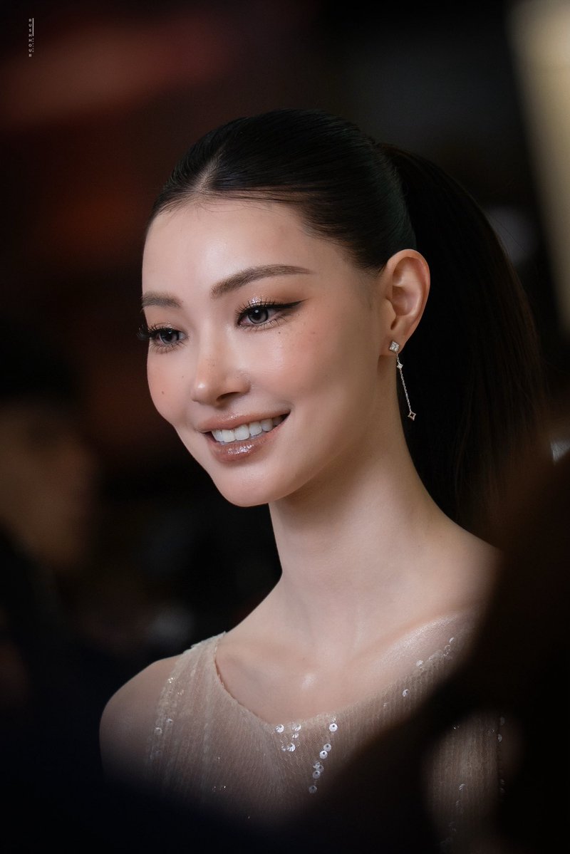 rushhour39's tweet photo. สวยแบบส๊วยยยยย สวยตะโกน

JINGJING WITH EL AT CBA 2026
#CentralBeautyAwards2026
#jingjingyu https://t.co/B1KcIUym8i