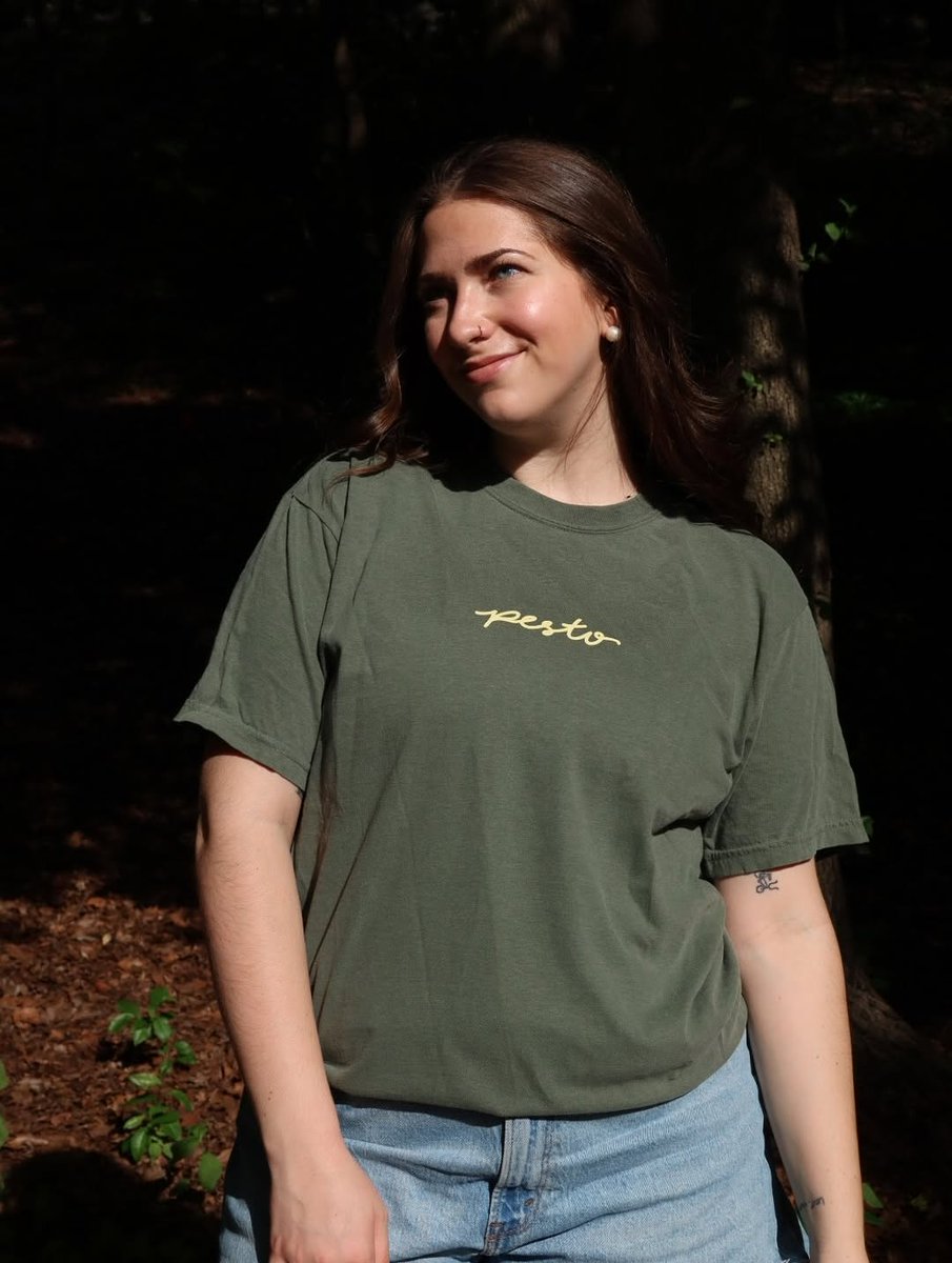 julialeahy_'s tweet photo. NEW MERCH OUT NOW!!! 🌱
Link in bio! (and if you wear any of the merch to my live show with  I might give you a free sticker👀) https://t.co/eR2bqoWt5r