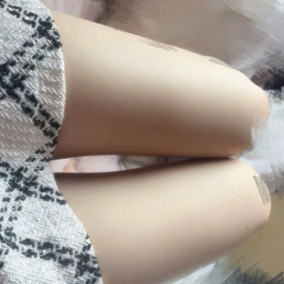 hnkme2's tweet photo. 初投稿は太(すぎる)ももにします^. .^ 
太くてごめんね💢 https://t.co/WlhGDFMOF7