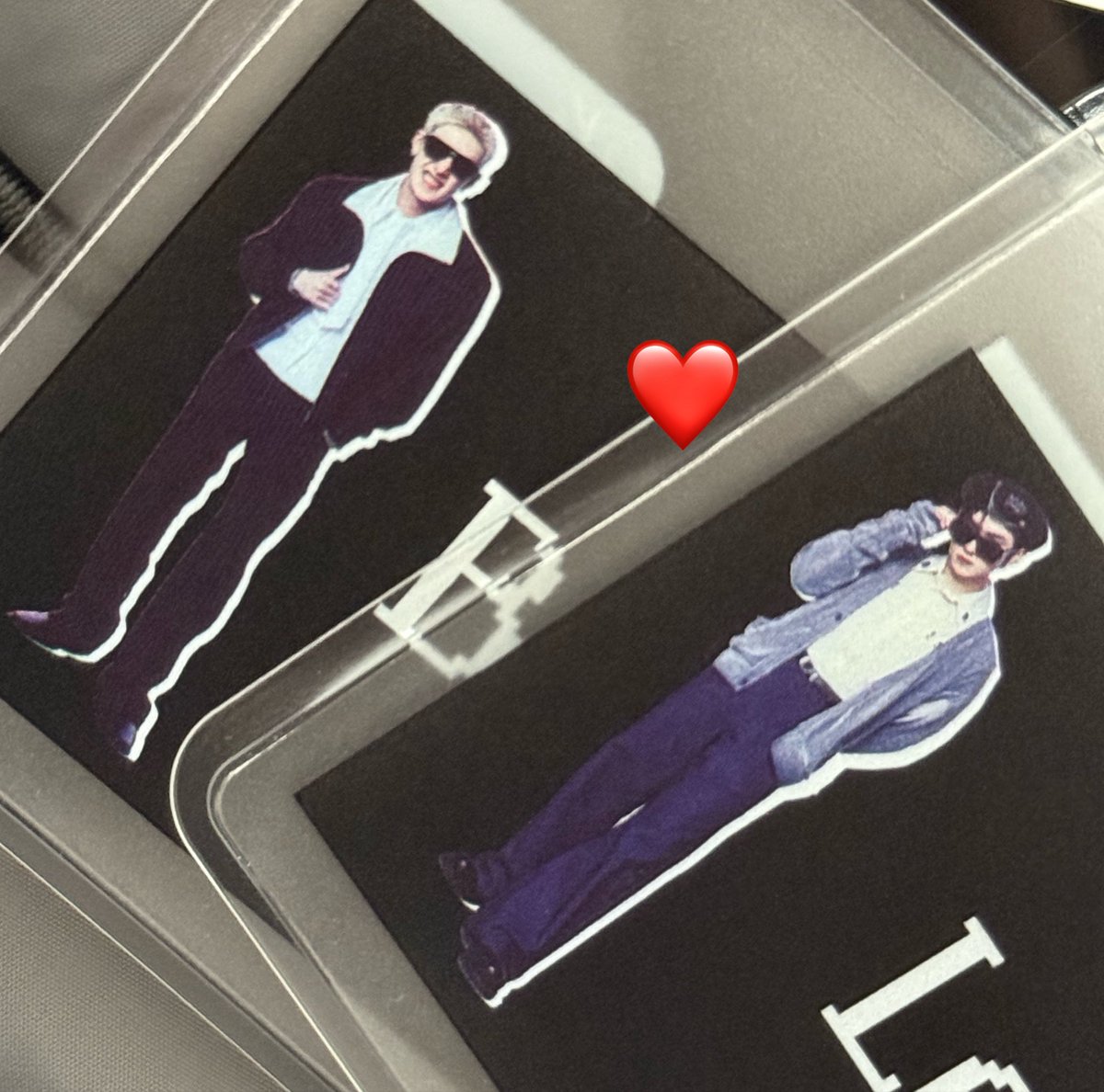 cm_daughter's tweet photo. 카드 사진이랑 뒷면은 또 다른데 엄빠가 너무 귀!!!!!@여!!!!워!!!!!!! https://t.co/ZLOOJbDtPj