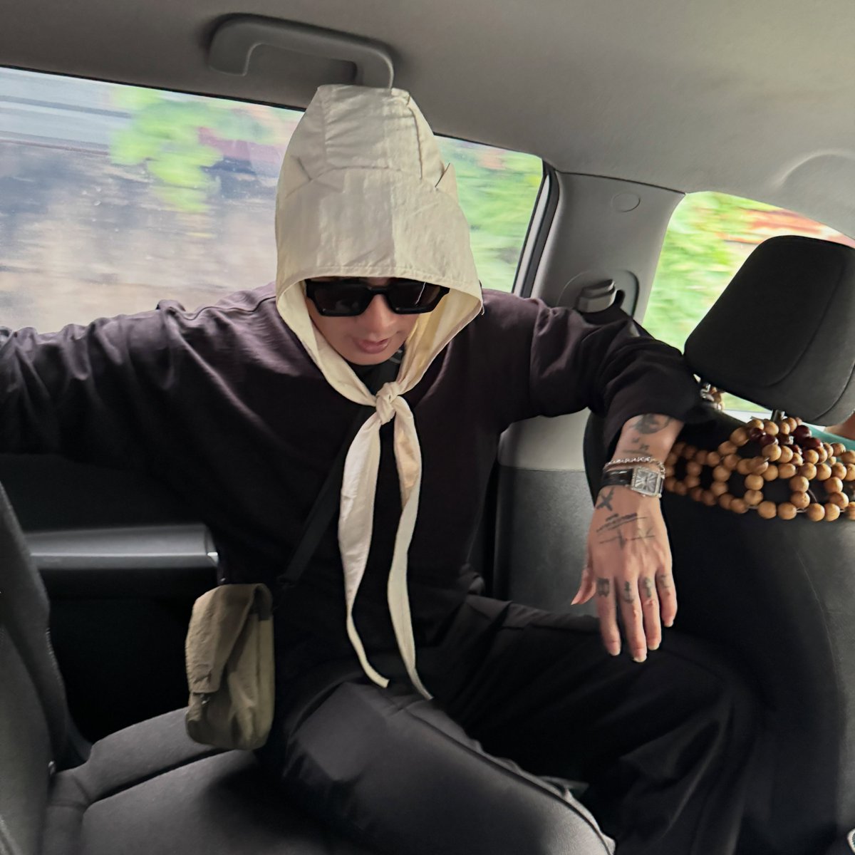 bachtuanreal's tweet photo. Đang trend thì phá cỗ :)) #trend #xuhuongtiktok https://t.co/VkZxkxWIKV