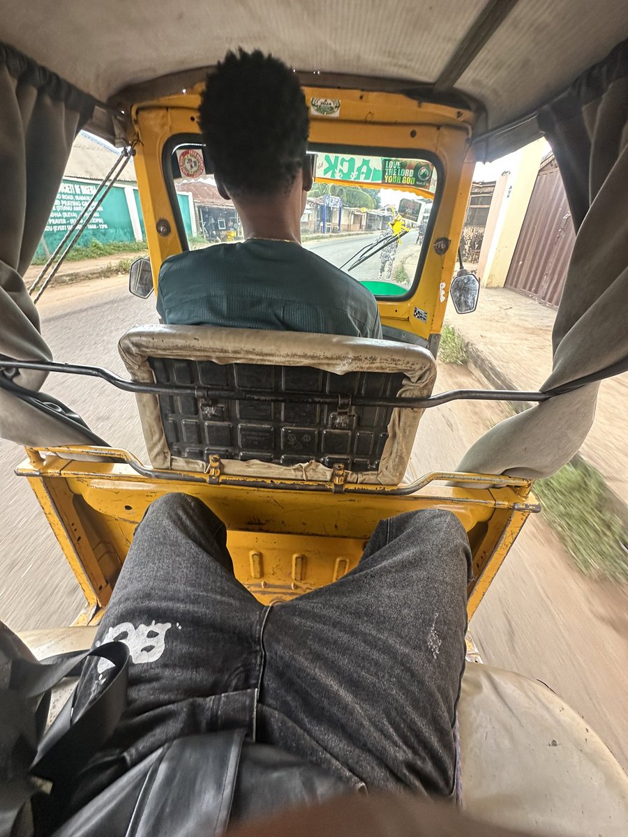 hintrovertt's tweet photo. On my way to meet a mutual, full Maruwa with natural ventilation 2k , uber 8k, spend wisely 😂💔

Guess the mutual for easy 10k 🙂. https://t.co/vQUp0nf2aK