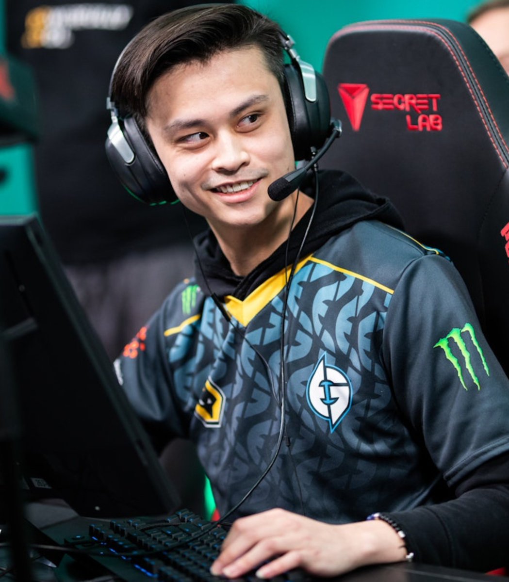 CsBattleEsports's tweet photo. Stewie2K’s CS2 chat history is absolutely generational 😭

“You see that trophy next to my name? I’m better than every single one of you.”

“Don’t forget to clock in Monday. Don’t be late.”