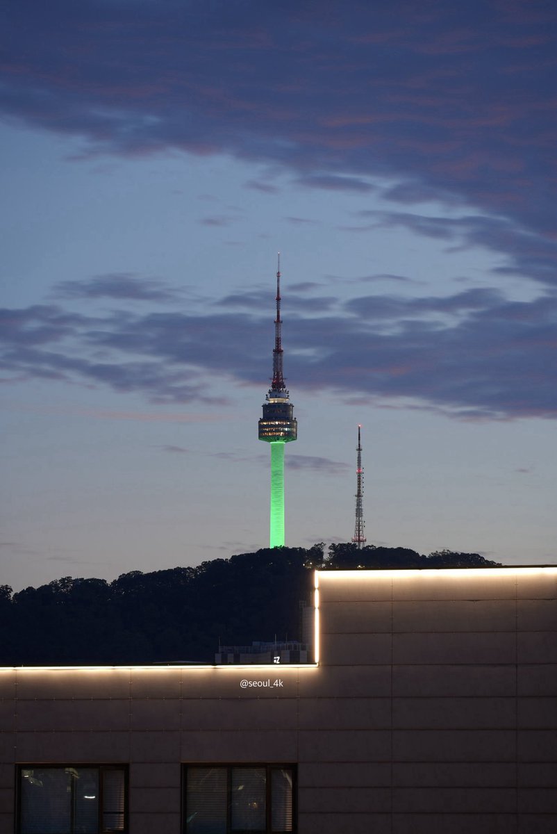 seoul_4k's tweet photo. N Seoul Tower
#Seoultower #Nightscapes #Koreanightview #Beautifulsky #seoulcity https://t.co/LCVkW7bYPy