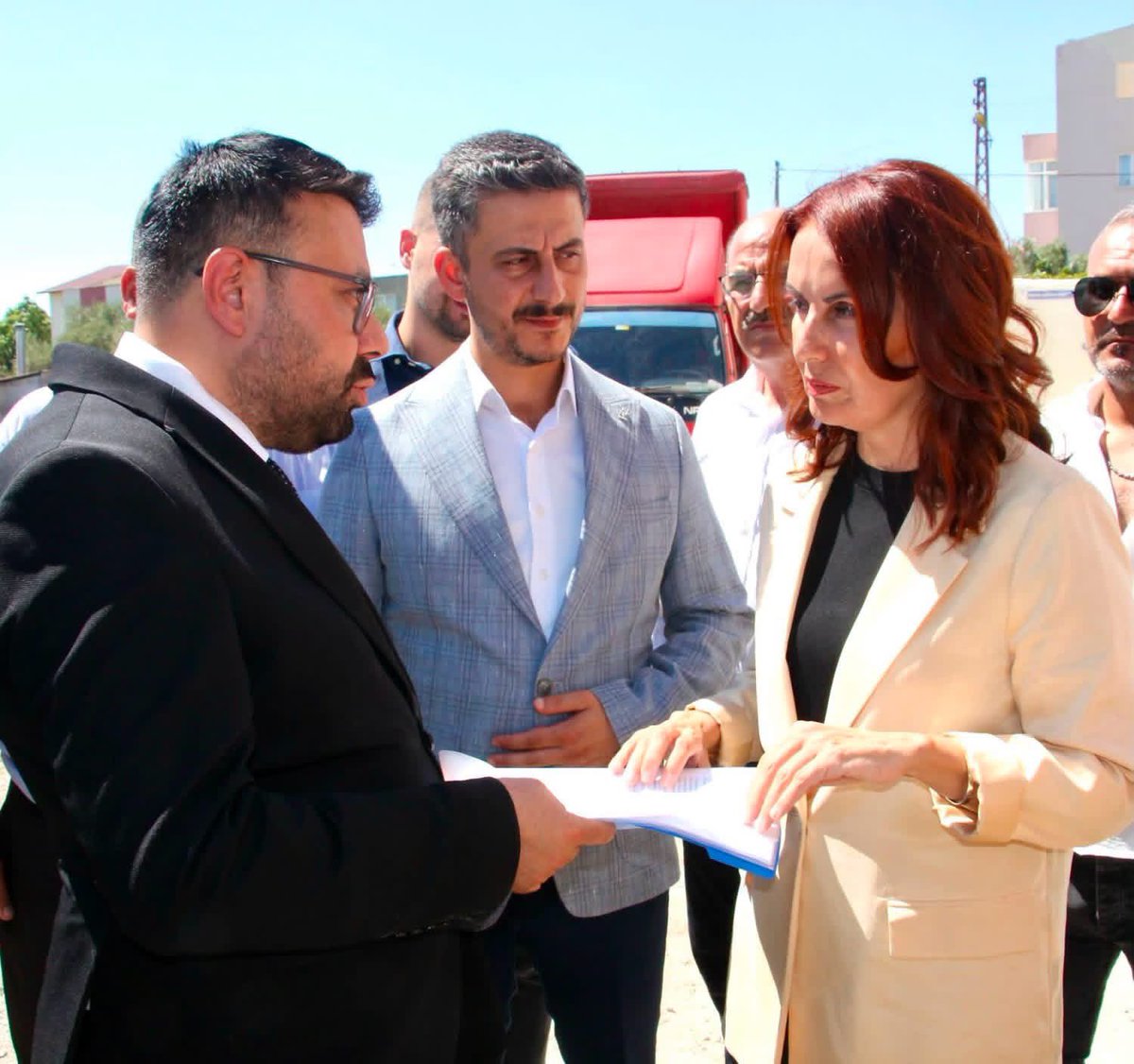 Av_Sibel33's tweet photo. 📍#Mut

Mut ilçemizin Deveci mahallesinde yapımı hızla devam eden İlçe Sağlık Müdürlüğü Hizmet Binası ve 8 Birimli Aile Sağlığı Merkezi inşaatını yerinde inceledik, son durumu hakkında yetkililerden bilgi aldık.

#Mut’umuza hayırlı olsun.🇹🇷

#Mersin
#AkParti https://t.co/CT8ESCrsOE