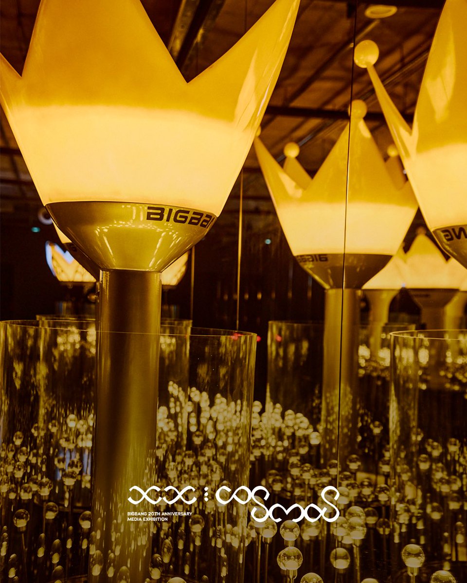 cosmos_exh's tweet photo. LIGHT OF 20 YEARS | COSMOS
BIGBANG 20TH ANNIVERSARY MEDIA EXHIBITION

흩어져 있던 20년의 기억 조각이
하나의 우주로 모이는 곳

BIGBANG의 20년을 함께한
상징적인 순간들을 전시 현장에서 직접 만나보세요
__
Fragments of 20 years of memories,
coming together as one COSMOS.

Experience the moments
that have shaped BIGBANG's 20-year journey,
here at COSMOS

@YG_GlobalVIP 
@ygent_official 
⠀
#BB20 #BIGBANG #COSMOS
#BIGBANG_20TH_ANNIVERSARY
#BIGBANG_20TH_EXHIBITION