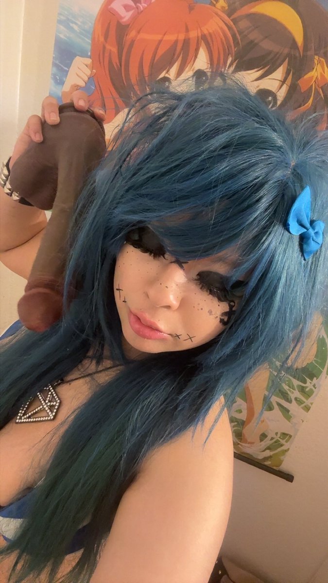 bbcbarbiedoll's tweet photo. BBC owns your fav waifus 🖤!! https://t.co/ifxadUHtmU