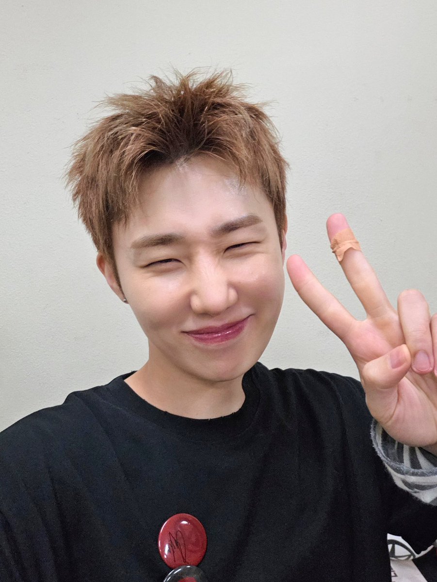 kyuwww_'s tweet photo. 요즘 웃을때 맨날 코찡긋 표정 짓는거 존나 커여웡.. https://t.co/TCb1Uv3I2i