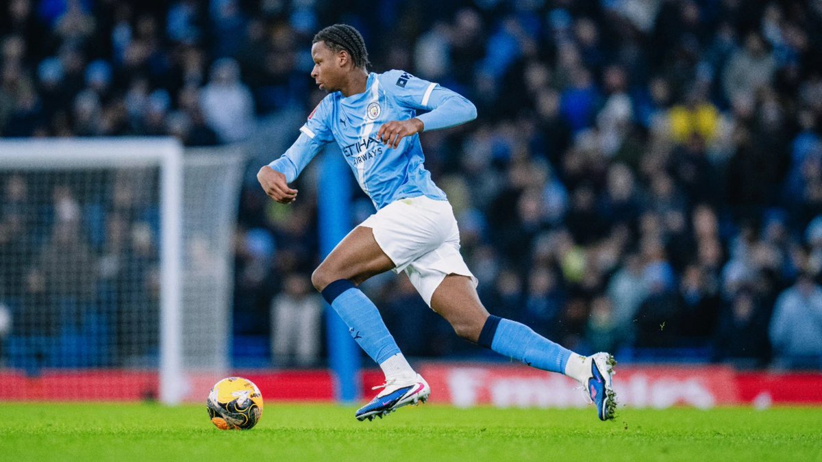 JacobsBen's tweet photo. 🚨 BREAKING: Stephen Mfuni's move from Manchester City to Coventry is back on again.

Mfuni had been in talks with Sheffield United and Swansea after Coventry initially backed away from completing the loan. https://t.co/1xvjLdnFsL