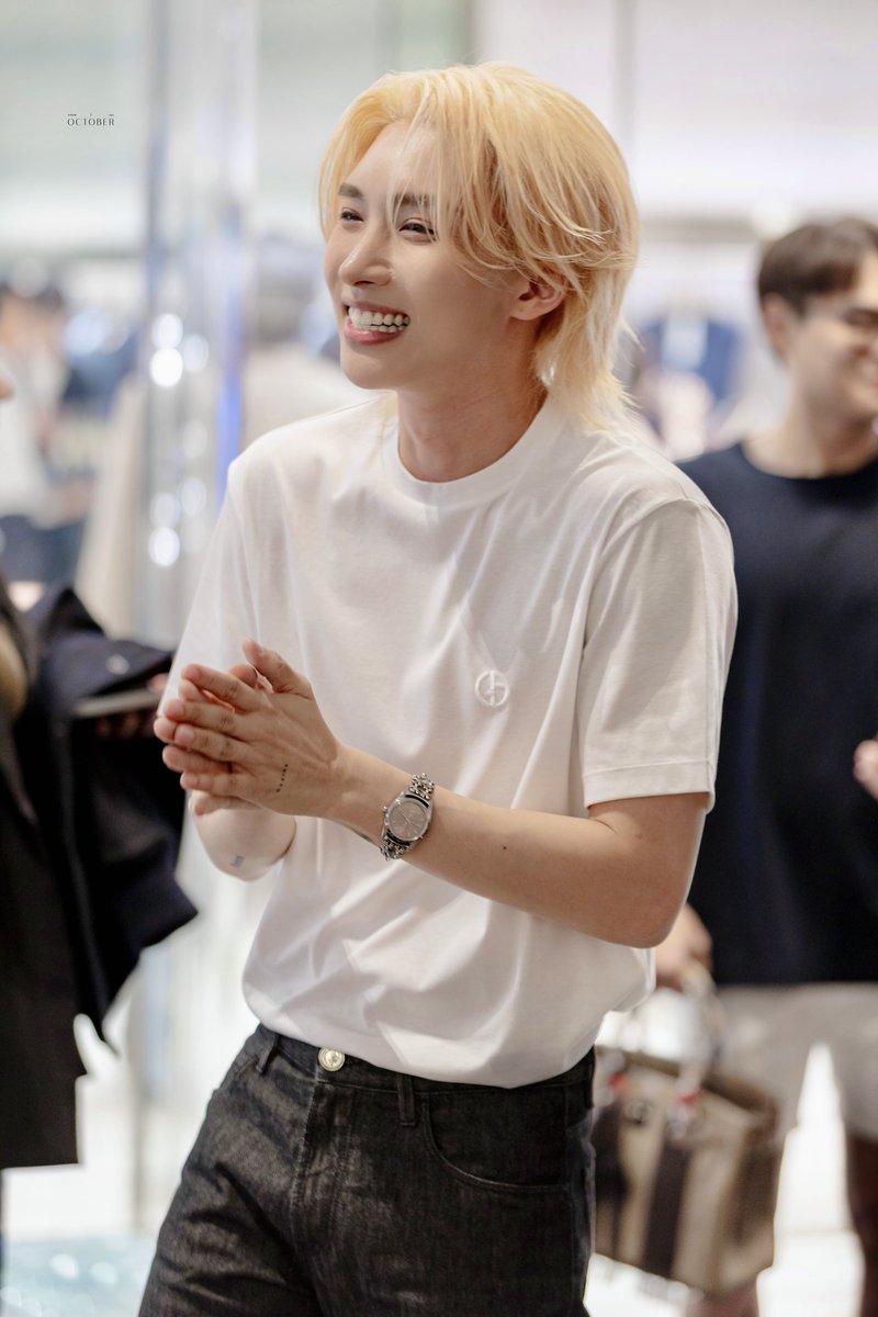 Octoberrr11's tweet photo. ยิ้มน่ารัก 🤏🏼 

GiorgioArmani x Noeul 
#GiorgioArmani 
#Noeulnuttarat https://t.co/FSZpikdkOa