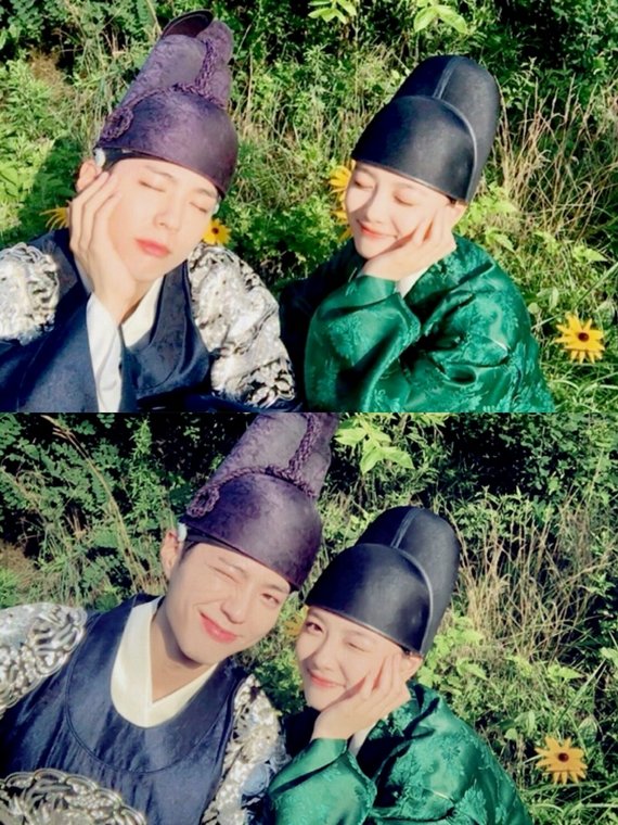 croqee's tweet photo. 아니 10주년< 이거 보통 감정이 아님
드라마 내에서 -10년 후- 시간 흐른거 아니고 
그냥 레알 10년 후 모습으로 저희 여전히 행복하게 잘 살고 있답니다 ♡♡ 이거라서 https://t.co/0pgdZVtIQz