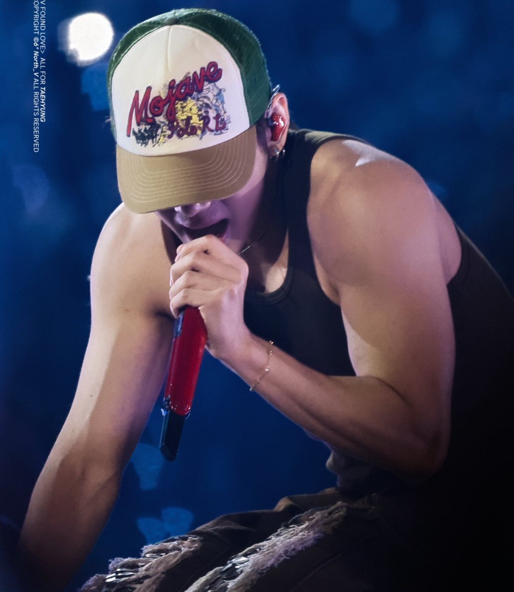 7withluv__'s tweet photo. damn these arms.. I'm gonna chew my fvcking phone now.. https://t.co/XasS2YkbCo