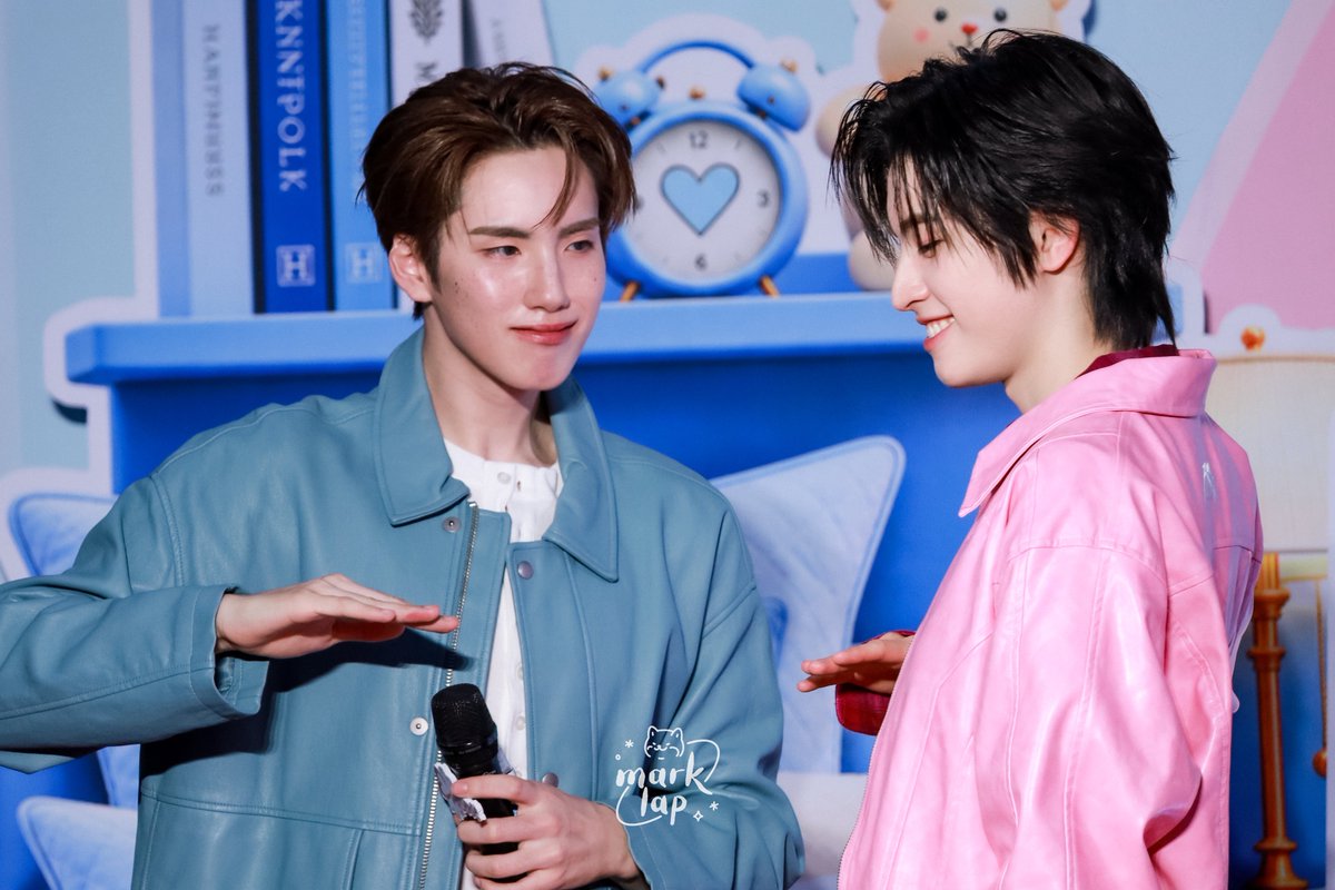 laphantkub's tweet photo. เต้น Bad แล้วต้องมองหน้าน้องตลอดเลยหรอเฮีย

PHUAA X EVERSENSE 
#PHUTATCHAI #AAashirakorn  #ChooseYourGoodMoodWithBUS #EversensewithPHUTATCHAIAA https://t.co/D8xopPxXYr