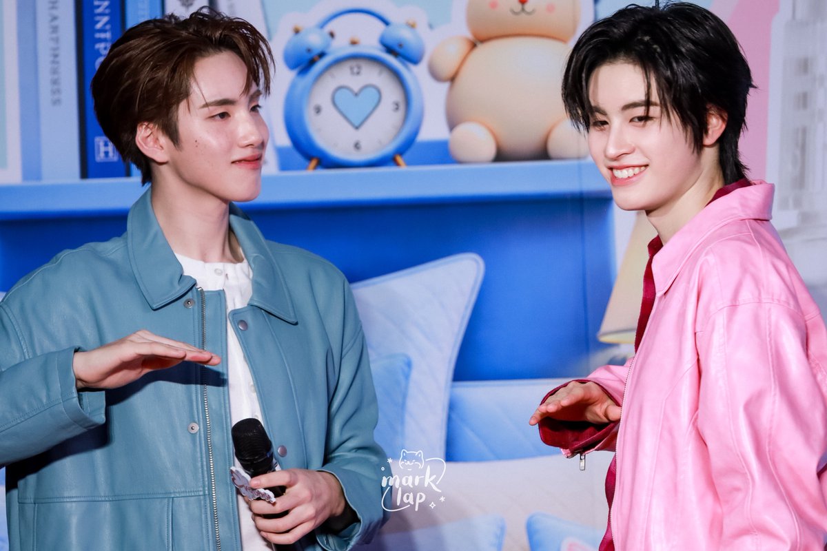 laphantkub's tweet photo. เต้น Bad แล้วต้องมองหน้าน้องตลอดเลยหรอเฮีย

PHUAA X EVERSENSE 
#PHUTATCHAI #AAashirakorn  #ChooseYourGoodMoodWithBUS #EversensewithPHUTATCHAIAA https://t.co/D8xopPxXYr
