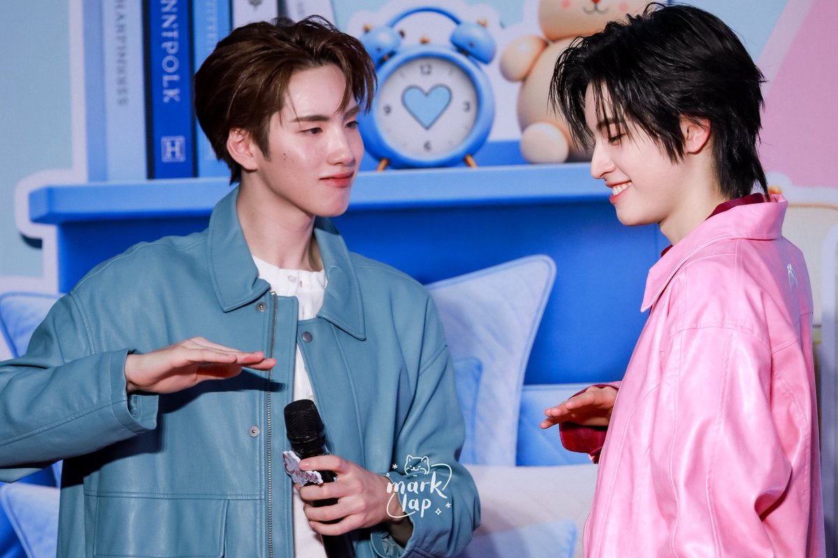 laphantkub's tweet photo. เต้น Bad แล้วต้องมองหน้าน้องตลอดเลยหรอเฮีย

PHUAA X EVERSENSE 
#PHUTATCHAI #AAashirakorn  #ChooseYourGoodMoodWithBUS #EversensewithPHUTATCHAIAA https://t.co/D8xopPxXYr